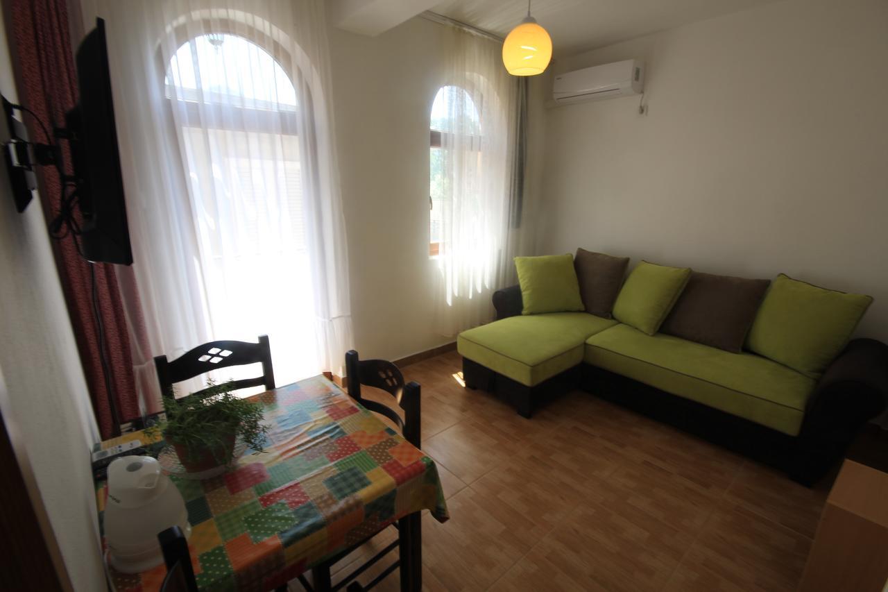 Apartments Olga Virpazar Exterior photo